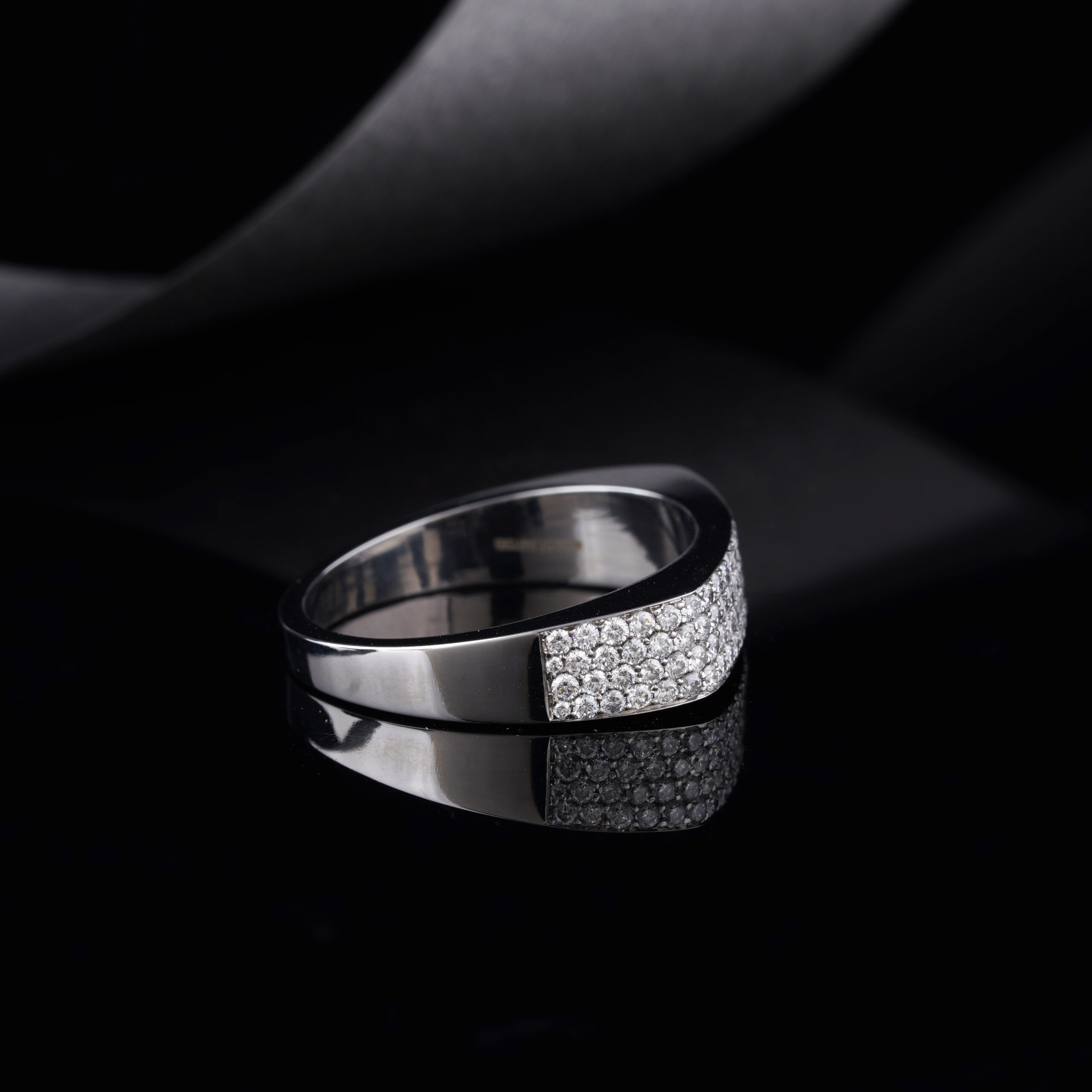 Louve ring in lab-grown Diamond and 316L Stainless Steel - Image 4