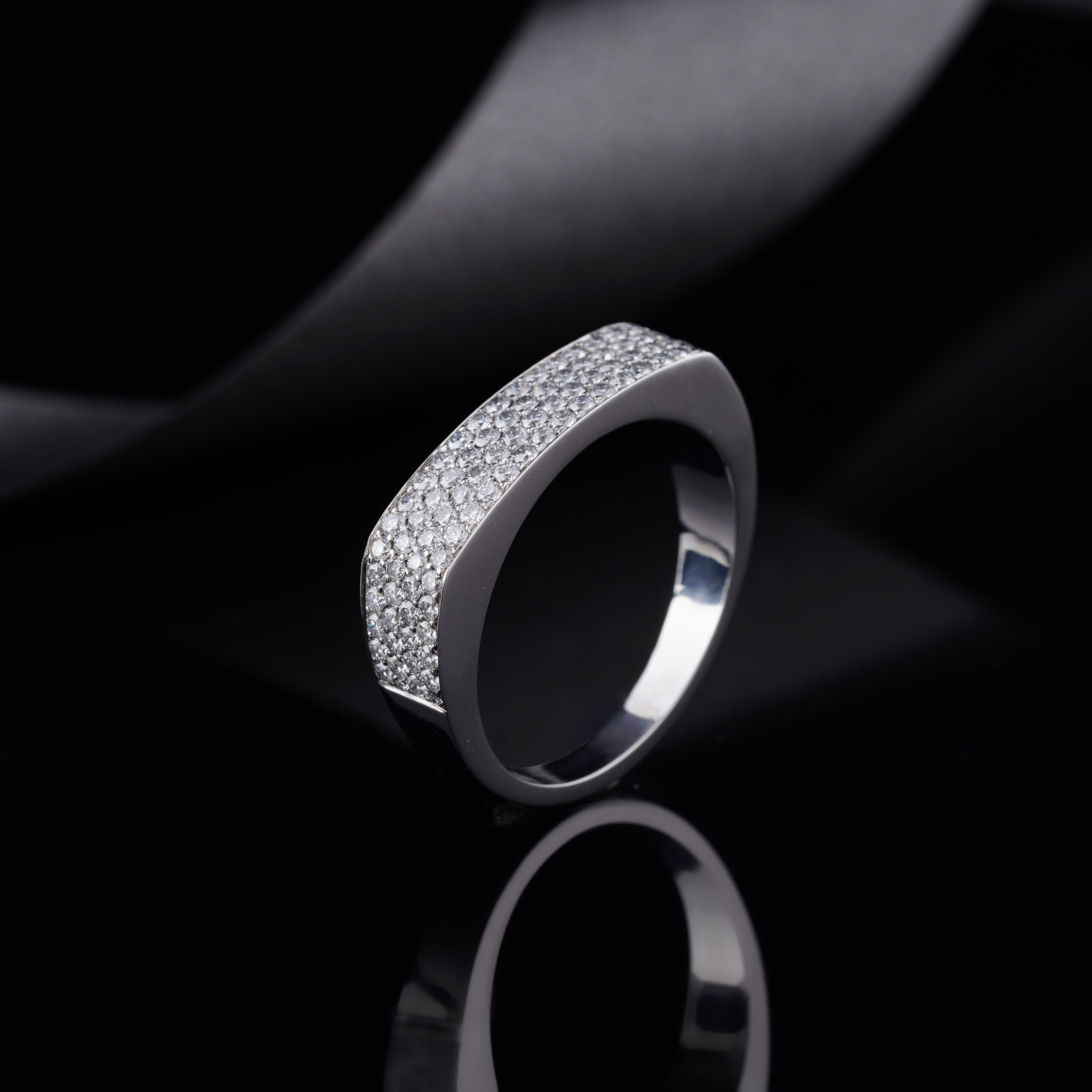Louve ring in lab-grown Diamond and 316L Stainless Steel - Image 2
