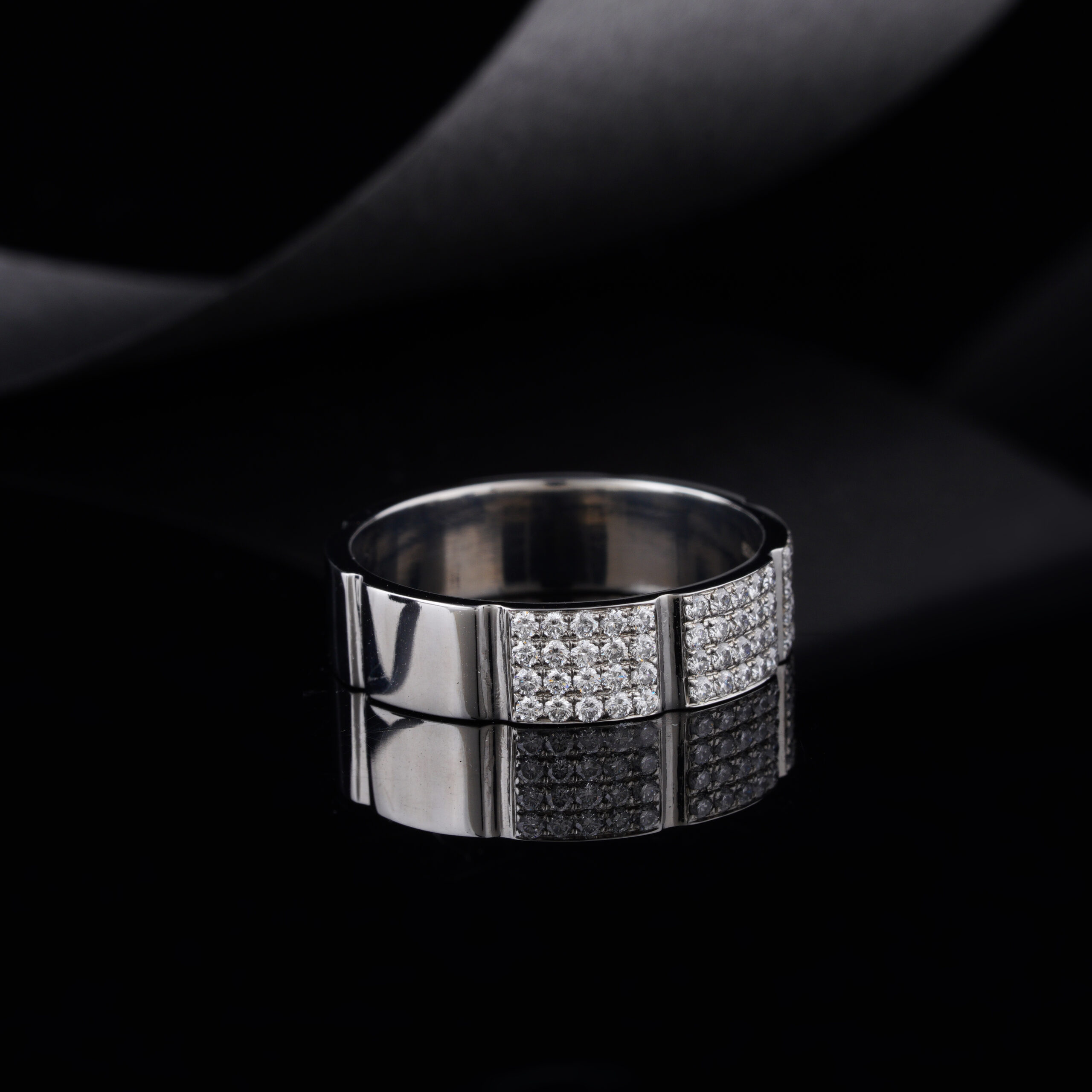 Eternity Surgical Stainless steel Band Ring With lab-grown Diamond - Image 3