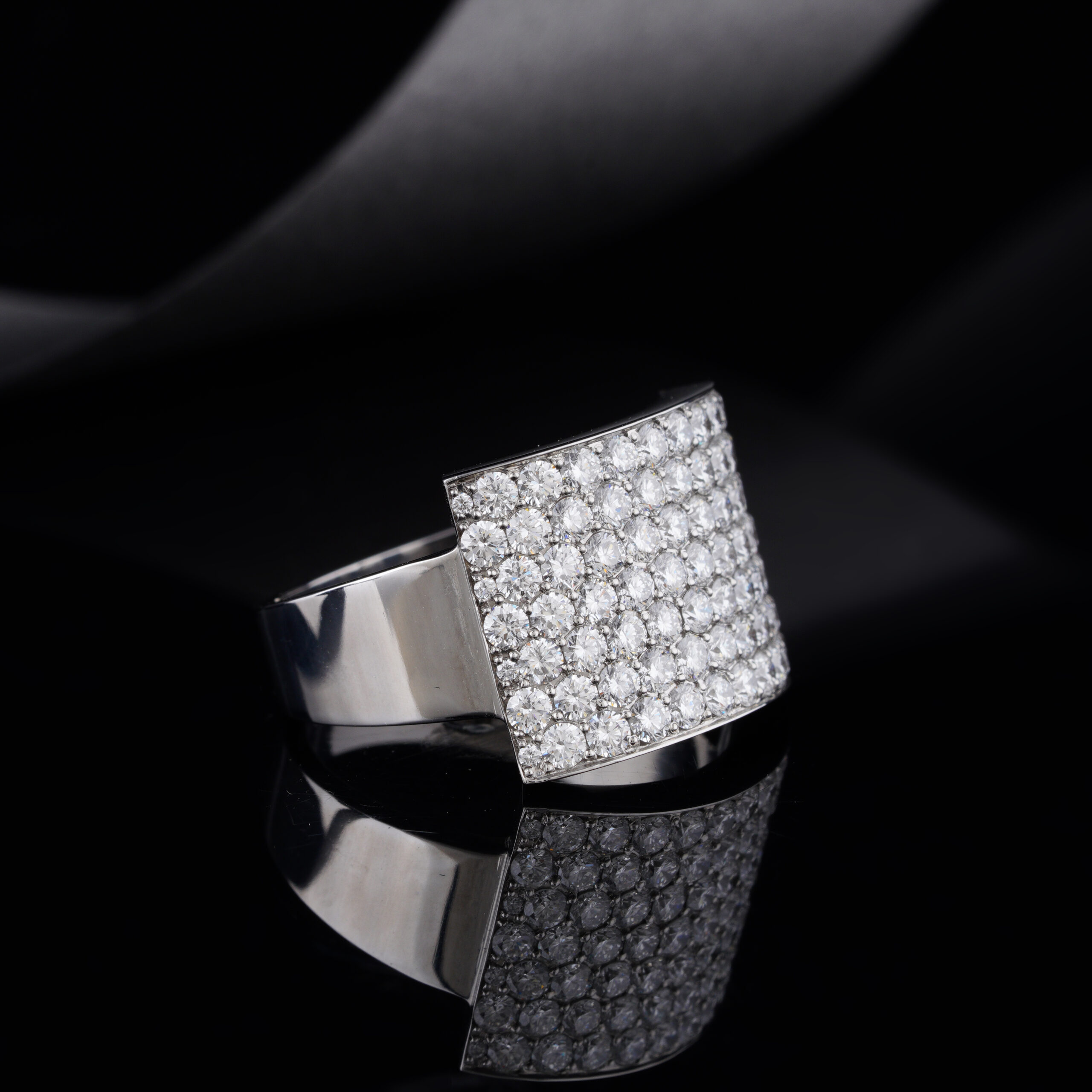 Mens Classic Surgical Stainless steel ring with Lab-Grown Diamond - Image 3