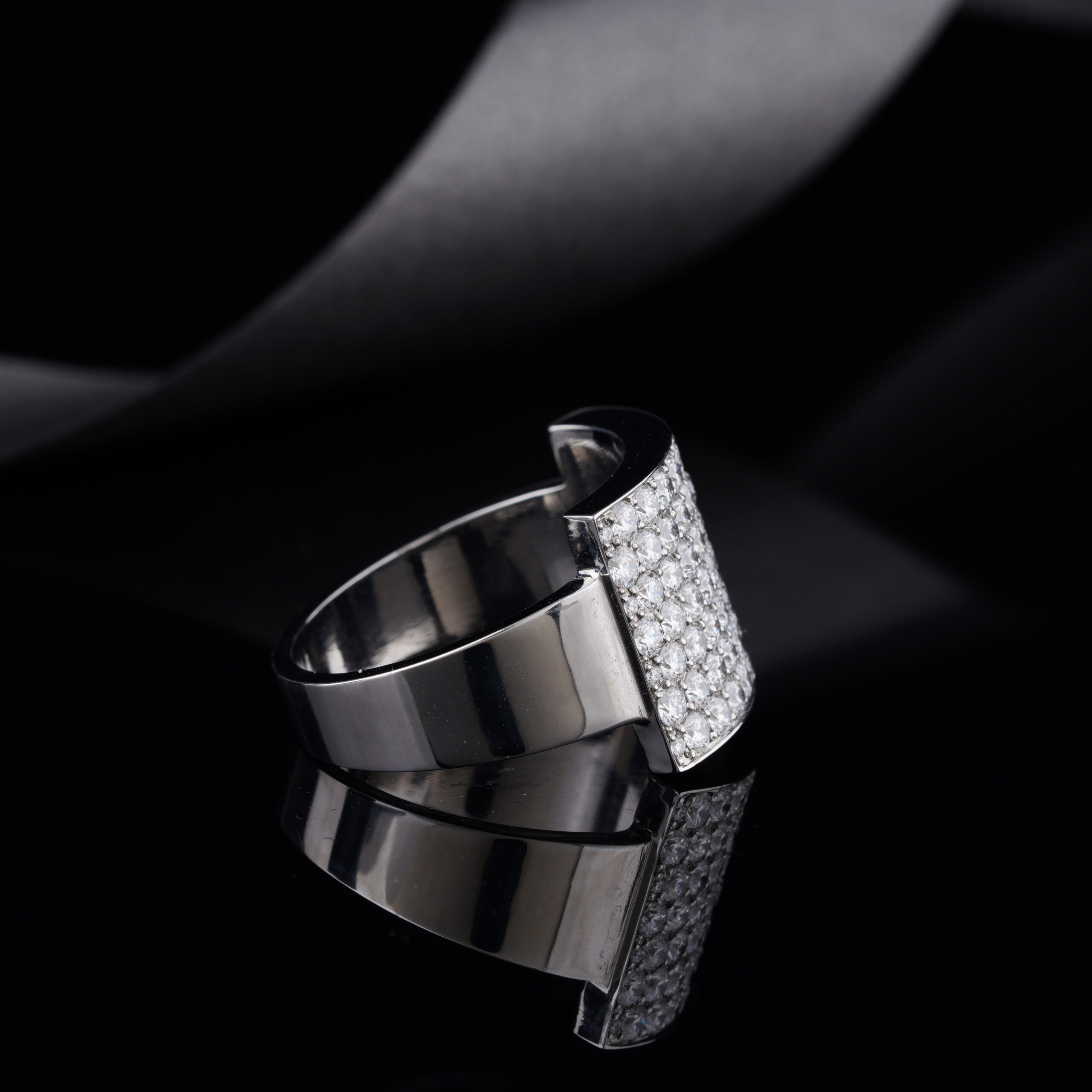 Mens Classic Surgical Stainless steel ring with Lab-Grown Diamond - Image 4