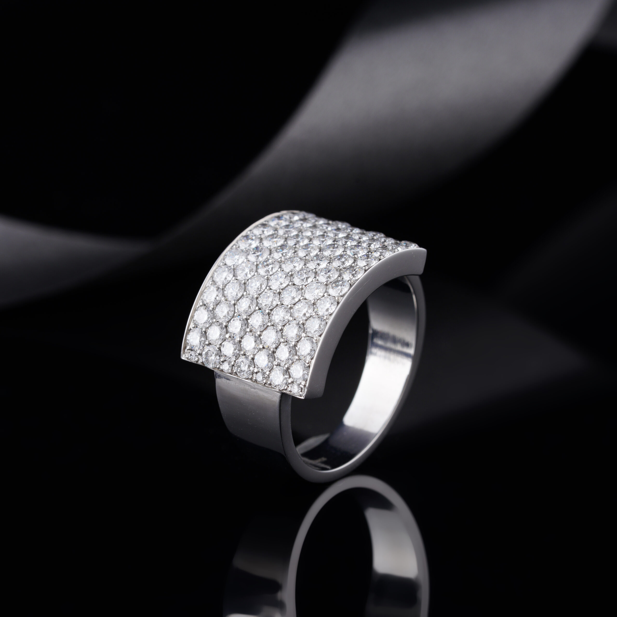 Mens Classic Surgical Stainless steel ring with Lab-Grown Diamond - Image 2