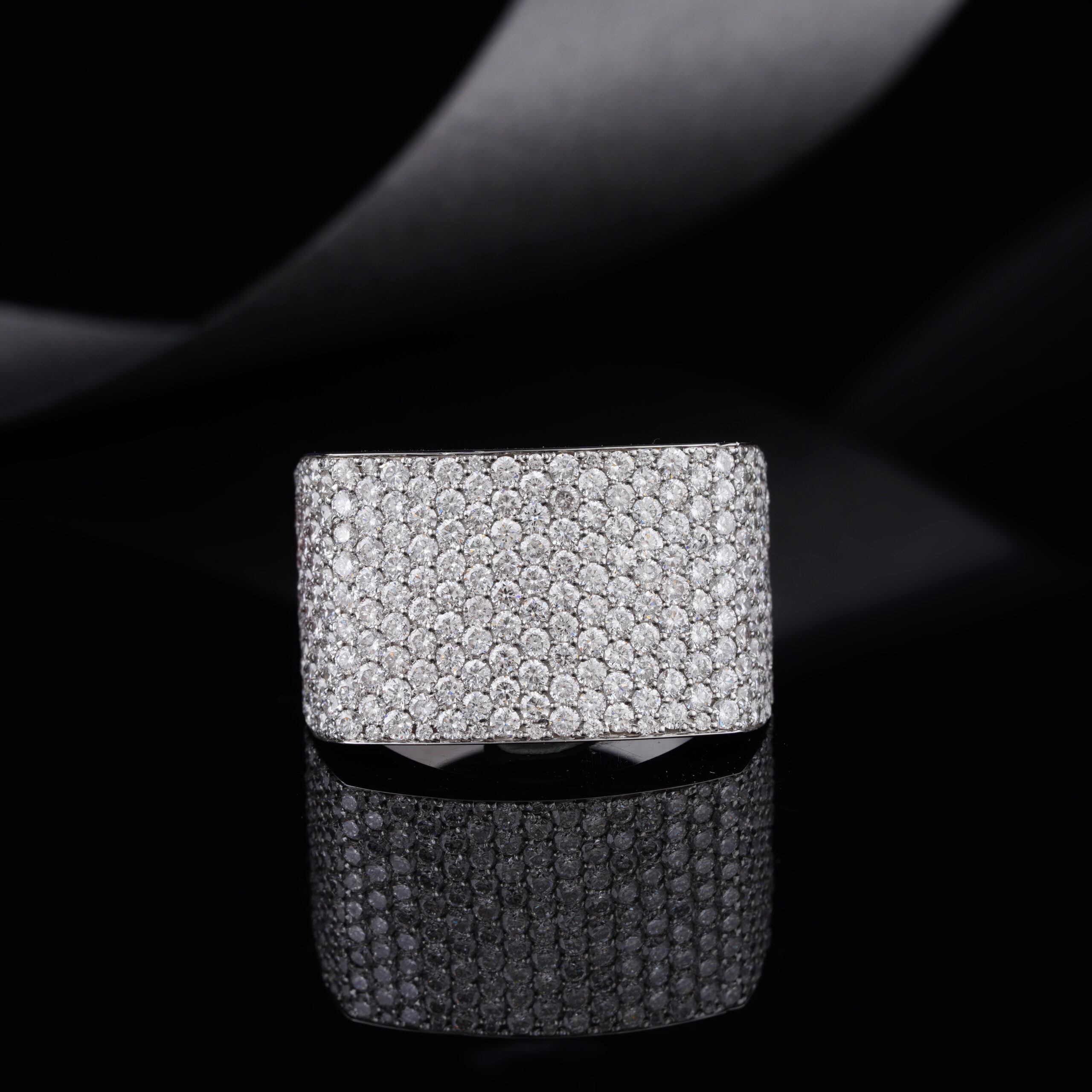 Doming ring with round lab-grown diamond & Surgical Stainless steel