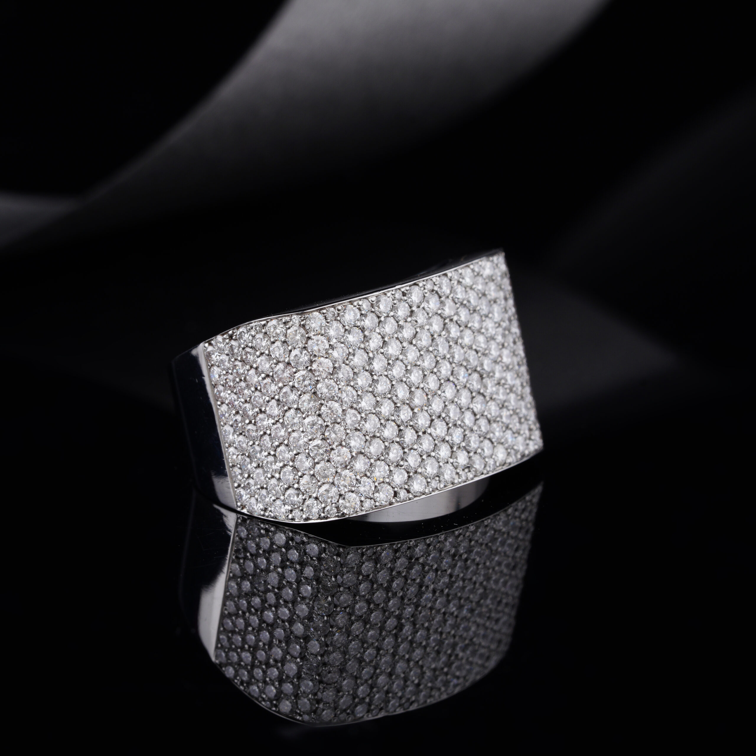 Doming ring with round lab-grown diamond & Surgical Stainless steel - Image 4