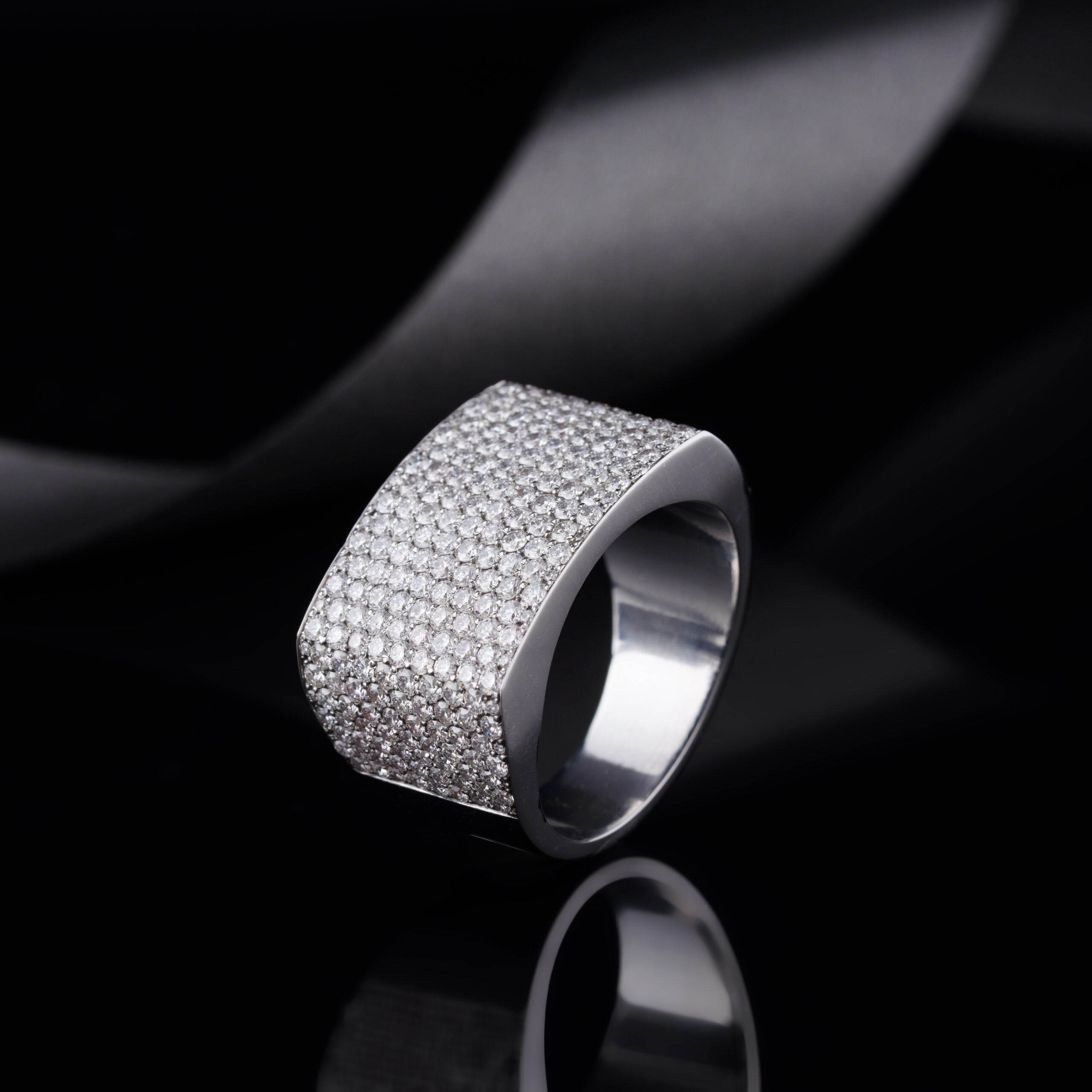 Doming ring with round lab-grown diamond & Surgical Stainless steel - Image 2