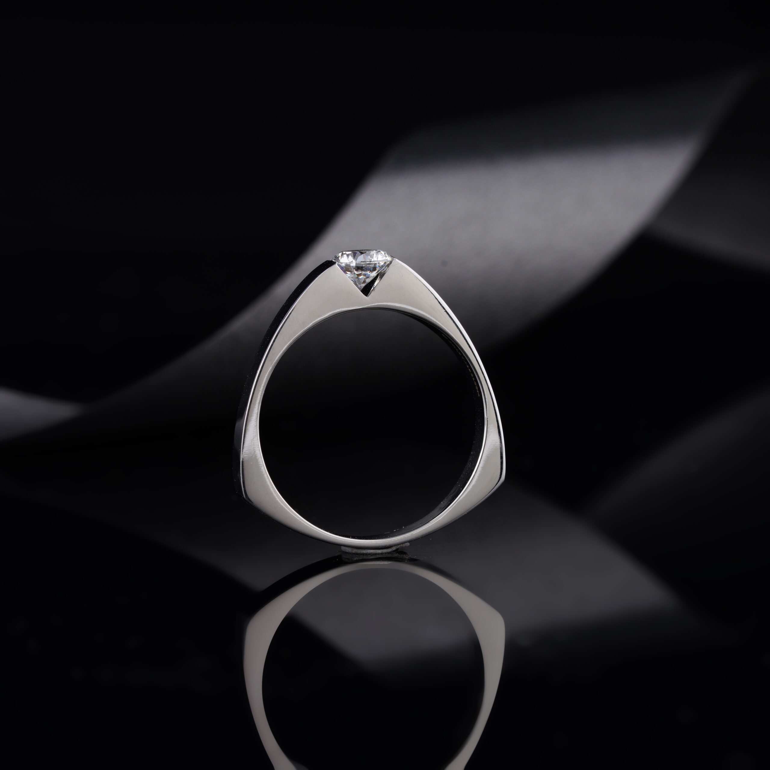 Oro Surgical Stainless steel Antonio Ring 0.50ct lab-grown diamond - Image 4